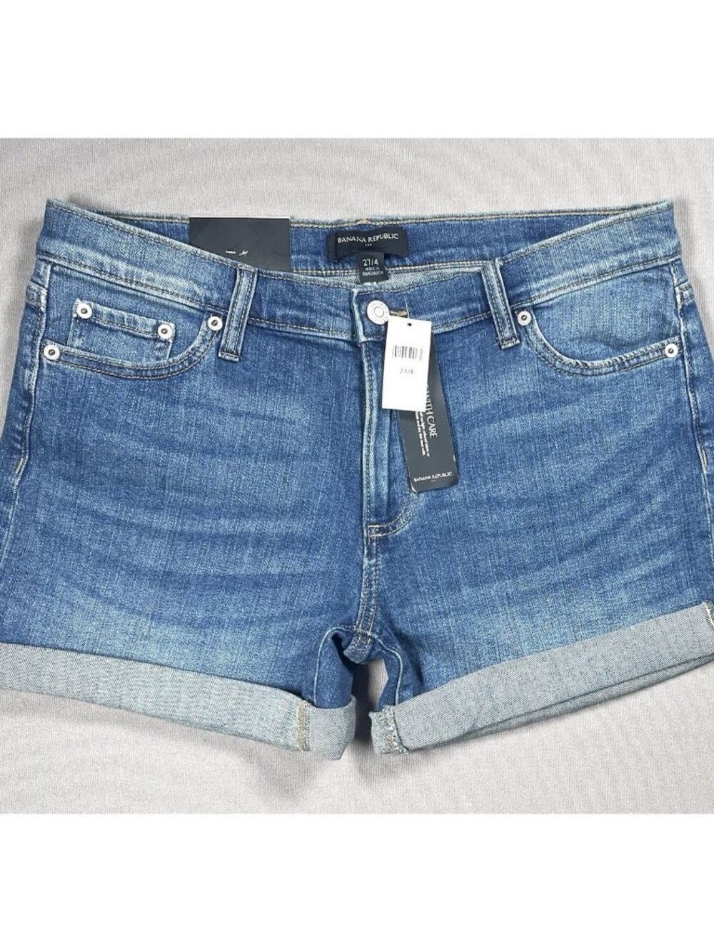 NWT Banana Republic Blue Medium Wash Denim Shorts Inseam 4" - Women Size 27/4